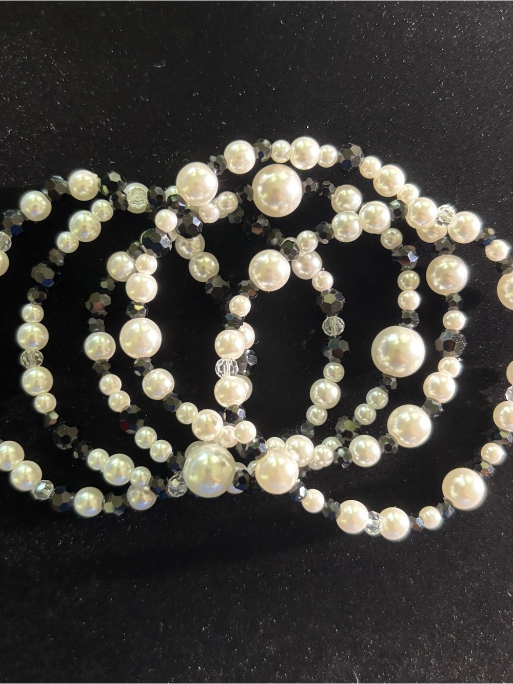 Avon Pearly Jet Set White Faux Pearl and Black Crystal Stretch Bracelet Set